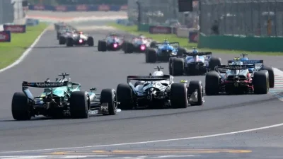 Formula 1 Dünya Şampiyonası'nda heyecan, sezonun 17. yarışı Singapur Grand