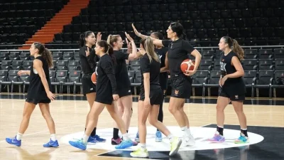 Geçen sezon Basketbol FIBA Kadınlar Avrupa Kupası'nı kazanan ÇİMSA ÇBK