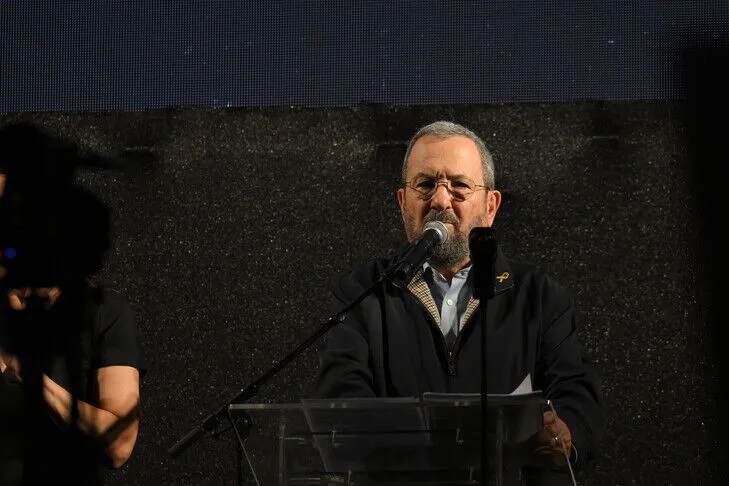 Ehud Barak, "Onu 27 Ekim'de, bir daha asla görev yapmayacak
