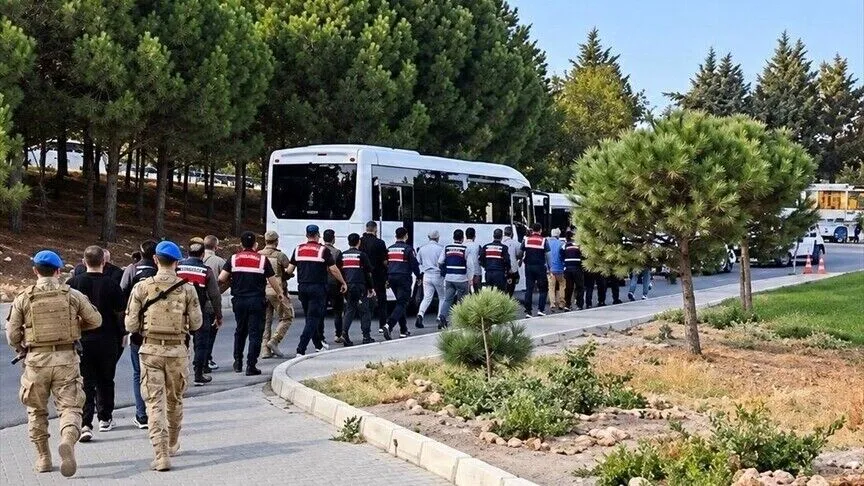 İzmir'de Çeşme Belediyesine yönelik "suç örgütü kurma, yönetme ve üye