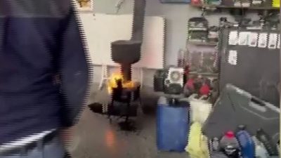 Afyonkarahisar’ın Emirdağ ilçesindeki sanayi sitesinde bulunan bir oto elektrik dükkanında,
